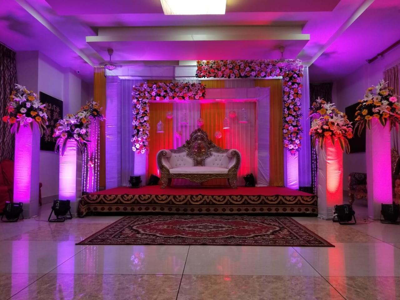 Hotel Pushpak Μπουμπάνεσβαρ Εξωτερικό φωτογραφία