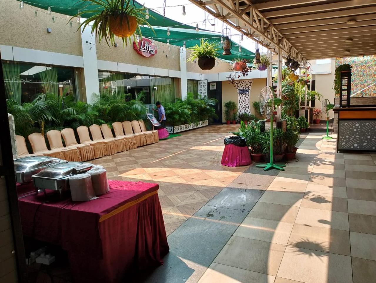 Hotel Pushpak Μπουμπάνεσβαρ Εξωτερικό φωτογραφία