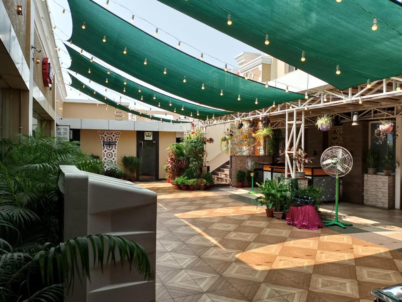 Hotel Pushpak Μπουμπάνεσβαρ Εξωτερικό φωτογραφία