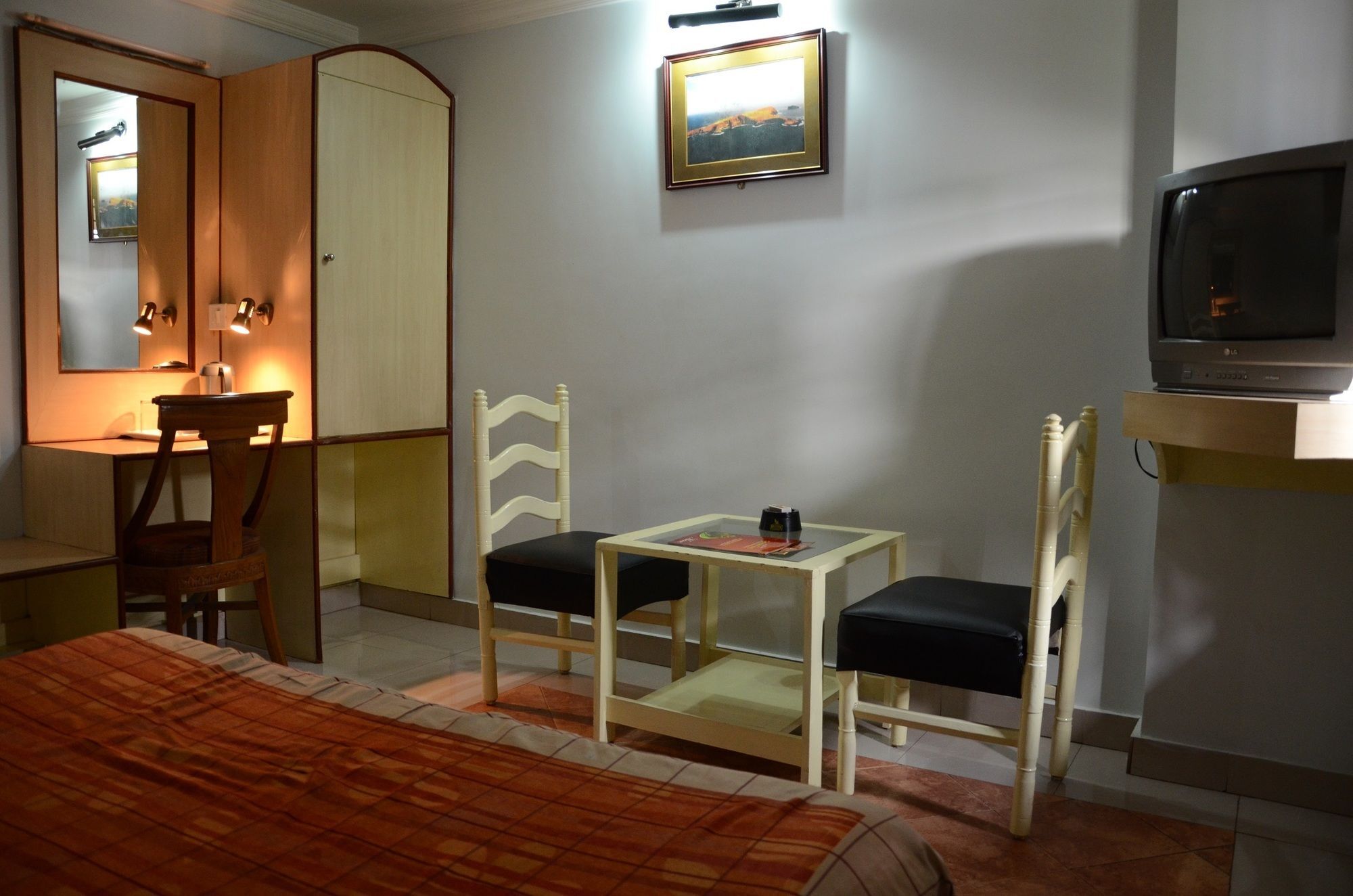 Hotel Pushpak Μπουμπάνεσβαρ Εξωτερικό φωτογραφία