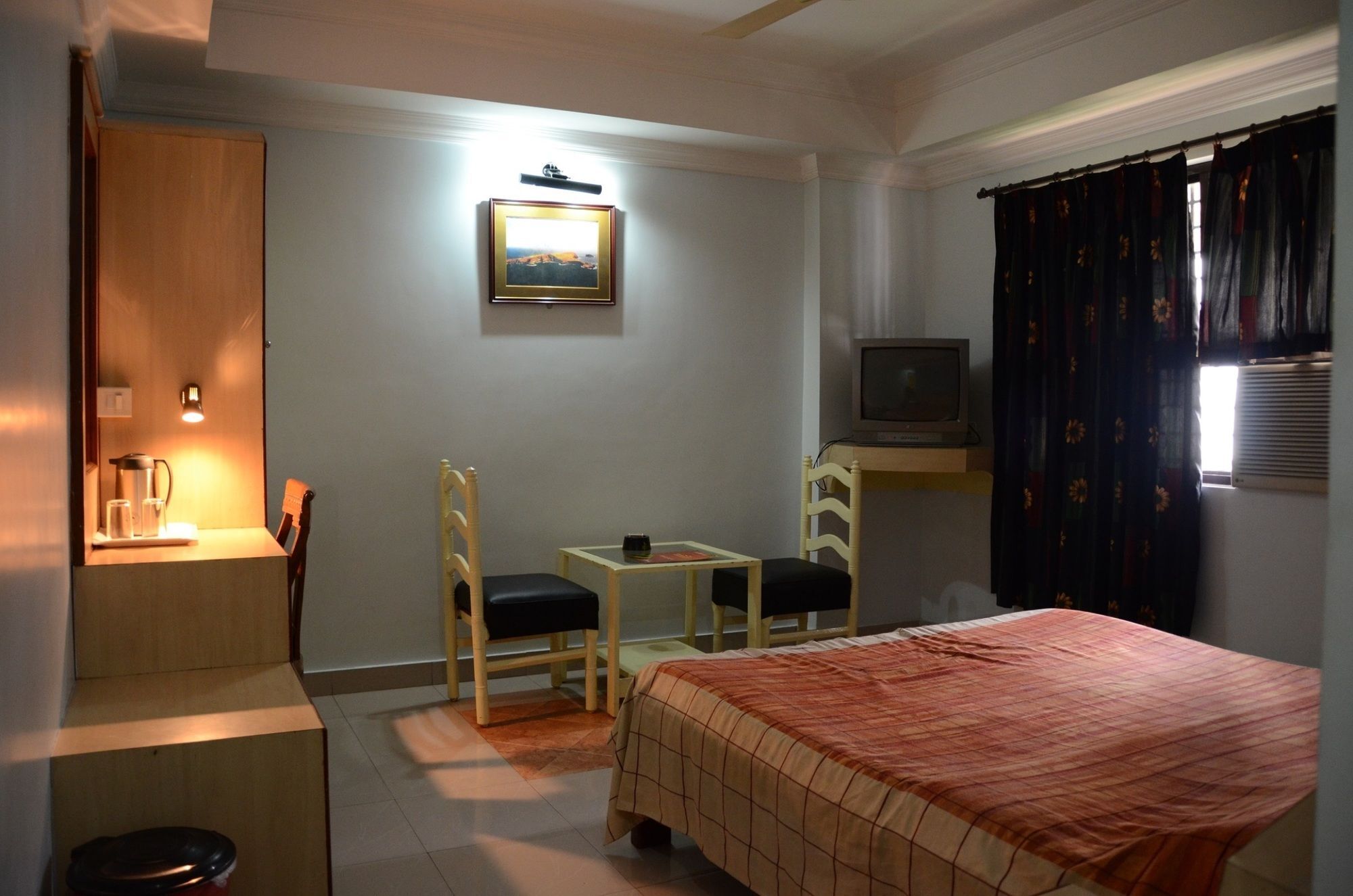 Hotel Pushpak Μπουμπάνεσβαρ Εξωτερικό φωτογραφία